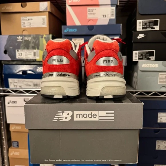 New Balance x Kith 992 “Kithmas Red” Men’s Size 12 - Picture 2 of 7